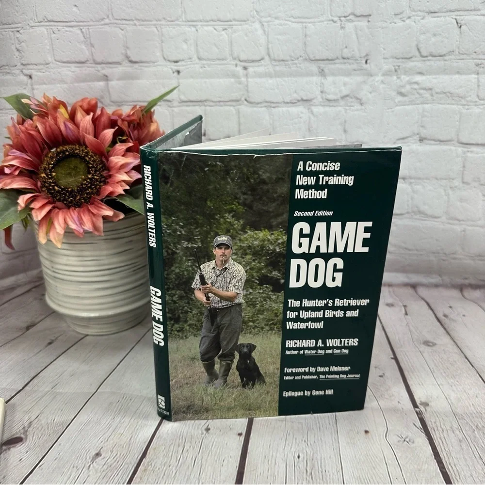 vintage 1995 Game Dog Training hardcove Book by Richard A. Wolters - Green Cover
